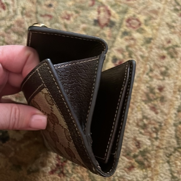 Authentic Gucci canvas wallet - Picture 4 of 8